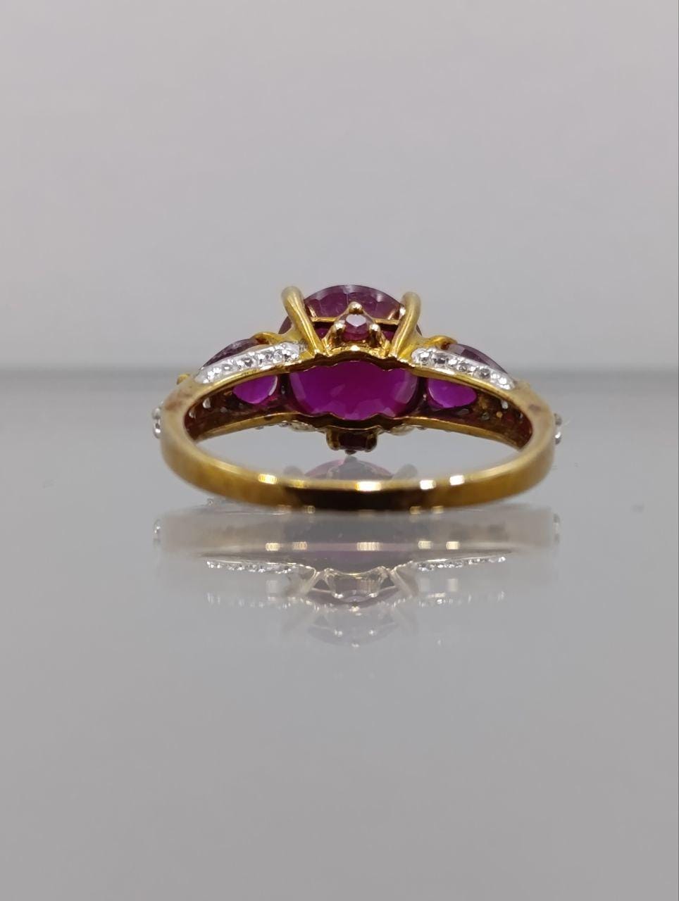 Exquisite 9ct Gold Ruby & Cubic Zirconia Ring - Size Q