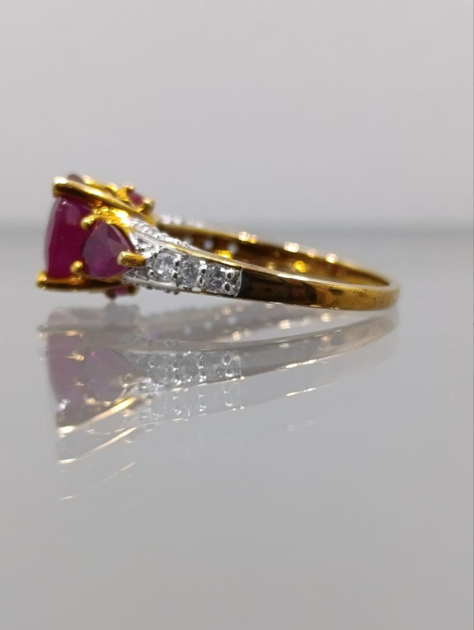 Exquisite 9ct Gold Ruby & Cubic Zirconia Ring - Size Q