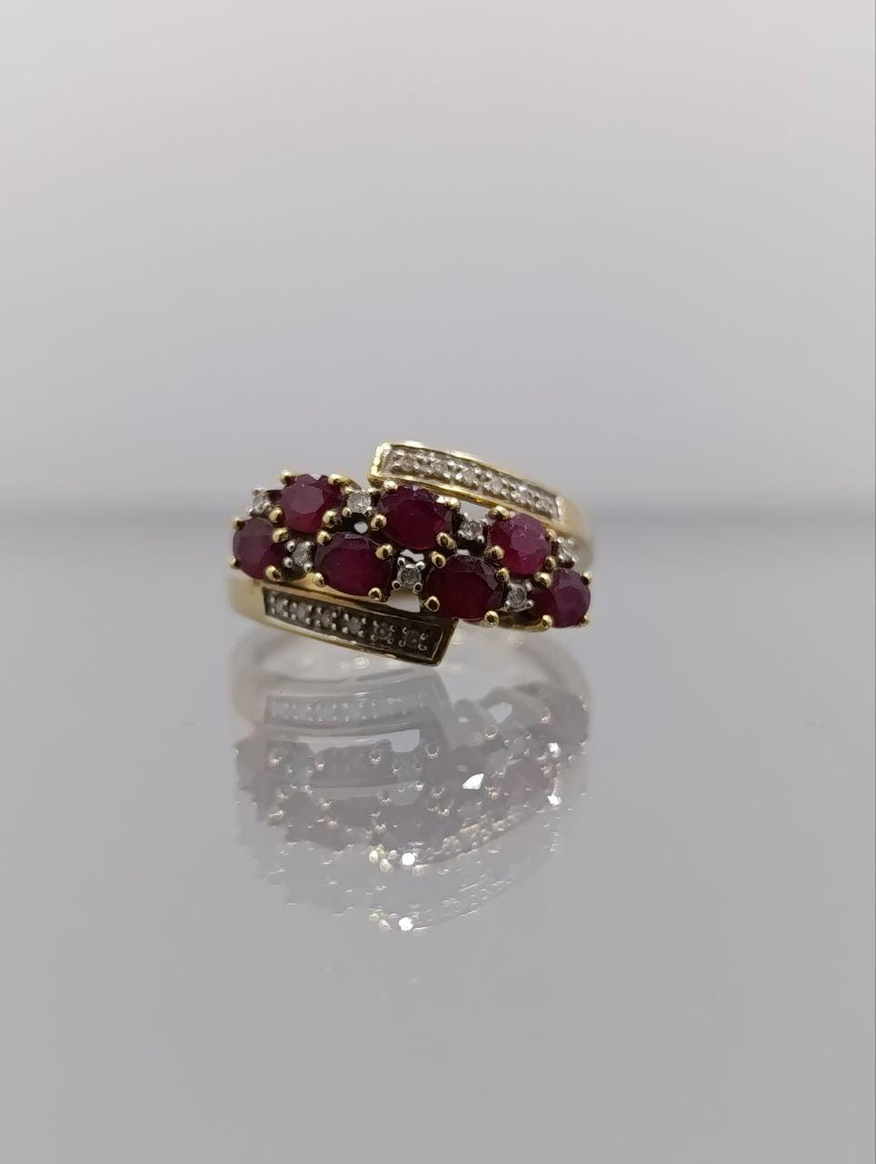 9ct Gold Garnet & Cubic Zirconia Dress Ring - Size P