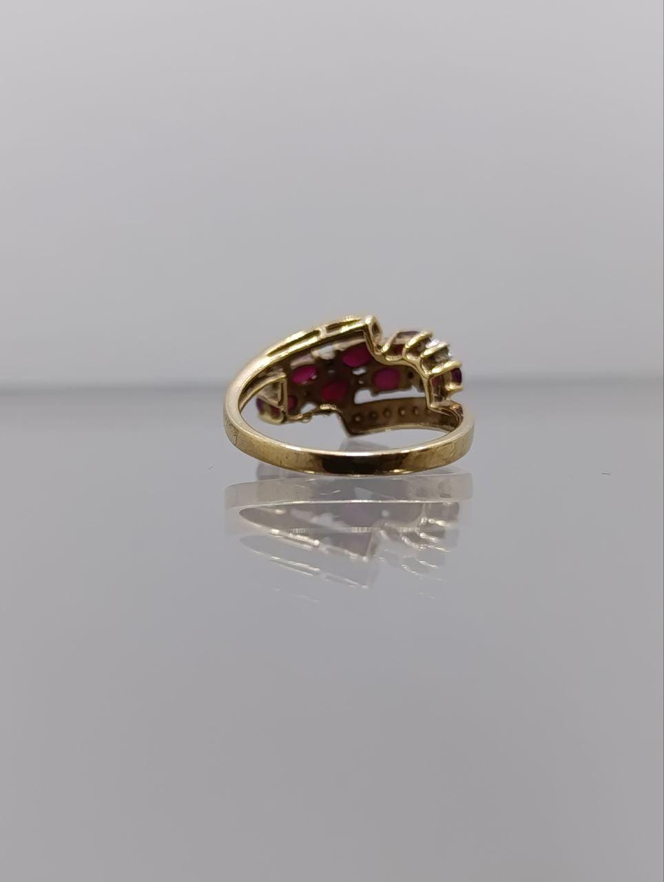 9ct Gold Garnet & Cubic Zirconia Dress Ring - Size P