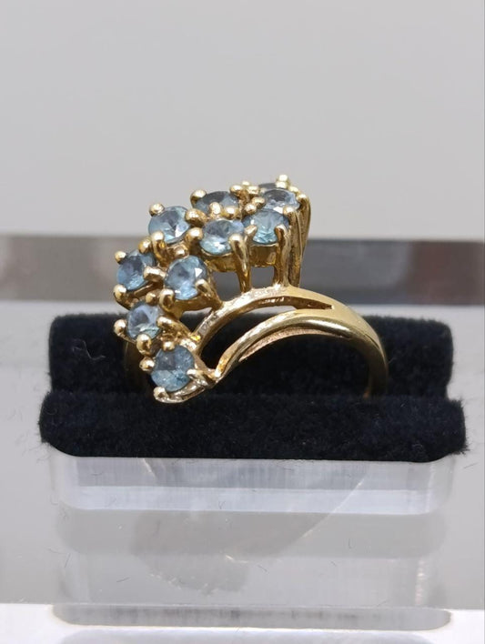 Stunning 9ct Gold Emerald Cluster Ring - Size J 1/2