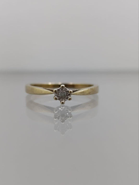 Vintage 9ct Gold Diamond Solitaire Ring with Illusion Setting - Size M 1/2