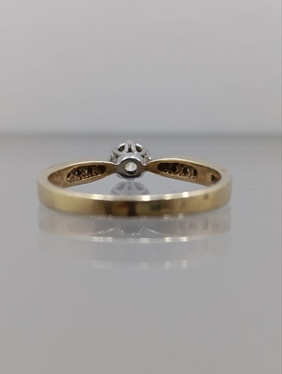 Vintage 9ct Gold Diamond Solitaire Ring with Illusion Setting - Size M 1/2