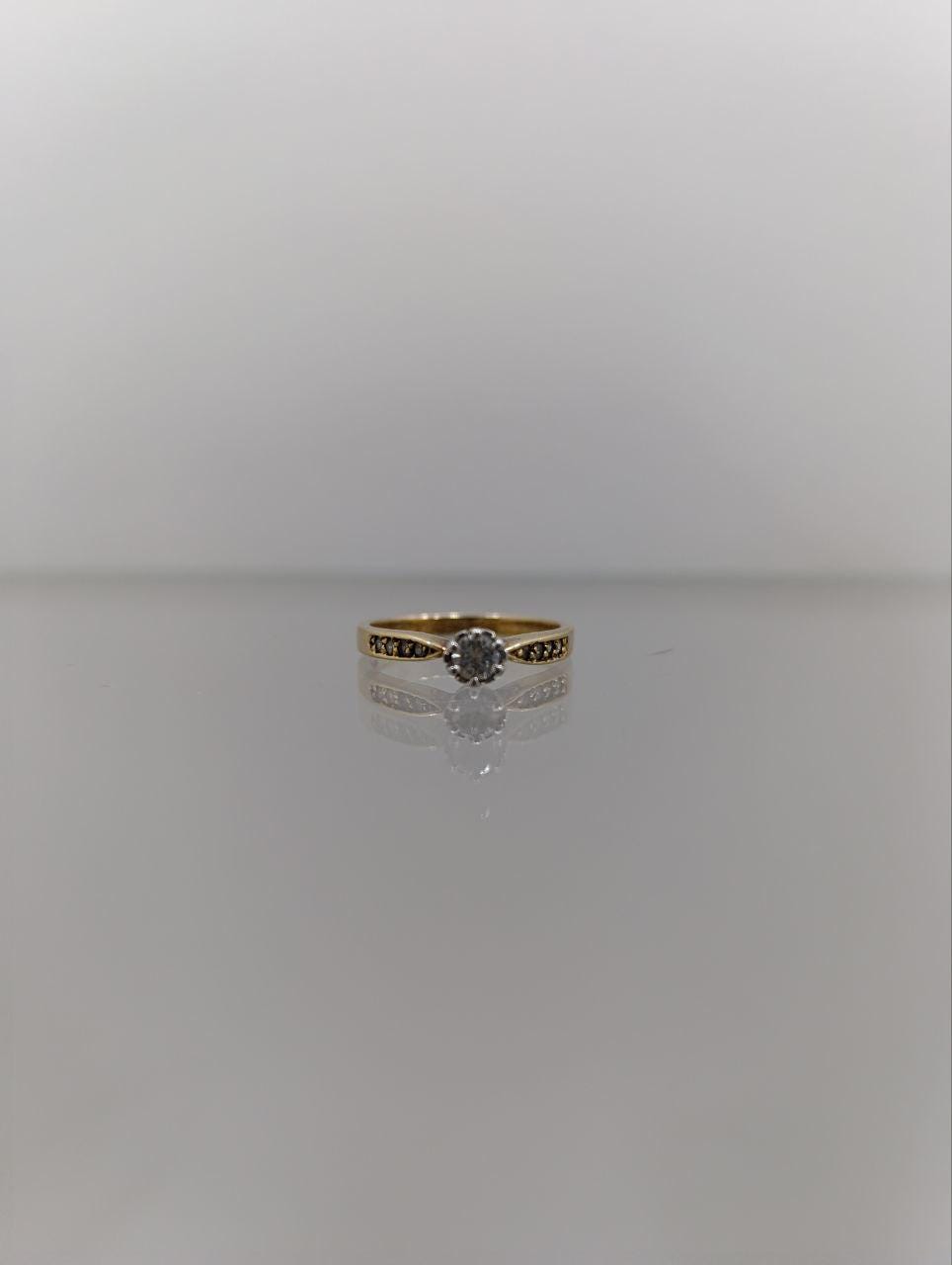 Vintage 9ct Gold Diamond Solitaire Ring with Illusion Setting - Size M 1/2