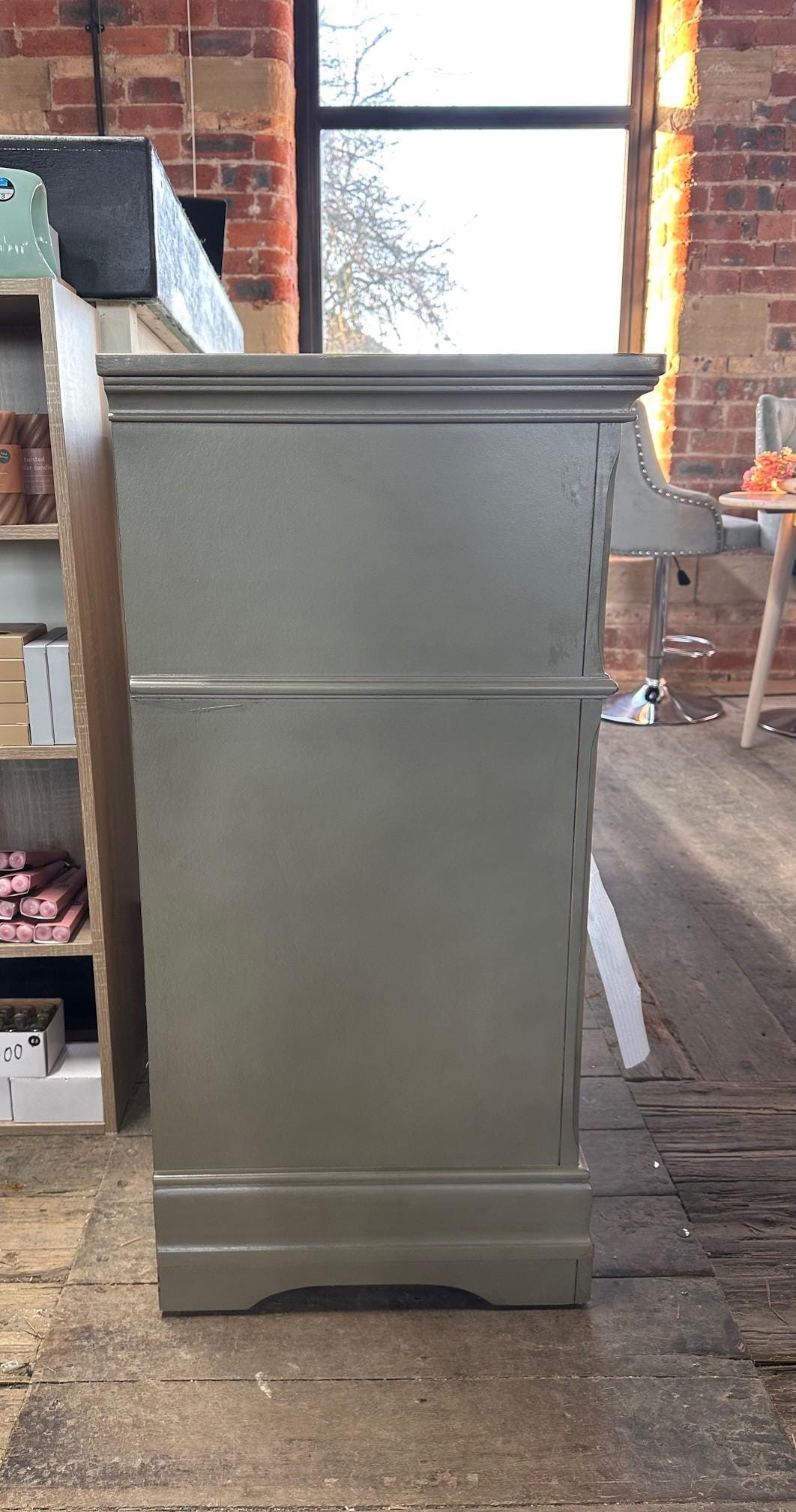 Stylish 7-Drawer Dresser - Sage Green - Inspired by Classic Farmhouse Style