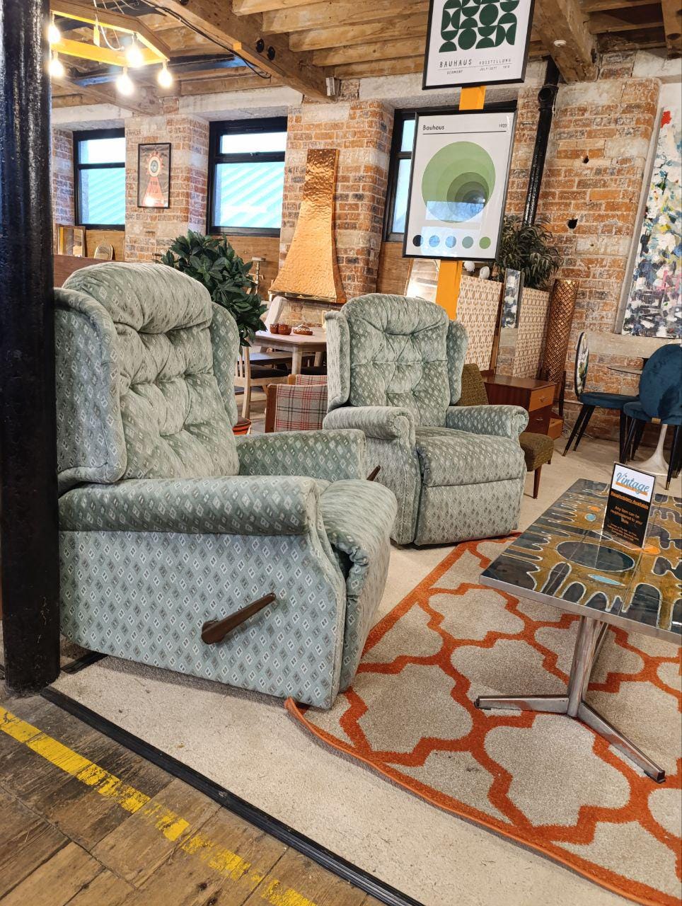 Mid-Century Modern Recliner Armchair - Pale Green - Supportive & Stylish