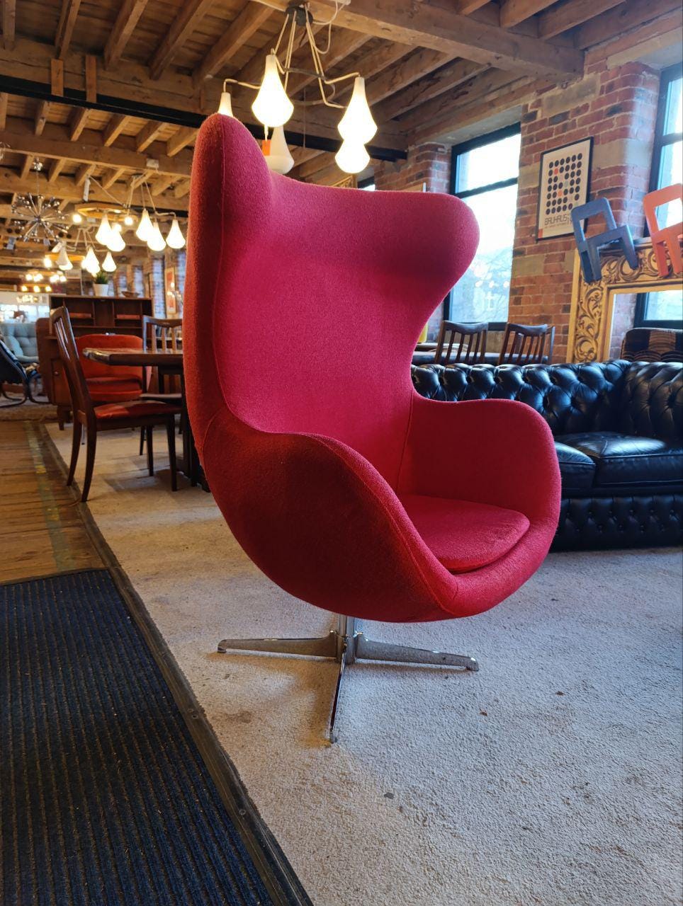 Mid-Century Modern Egg Chair Red Wool Upholstery, Swivel Base, 1960s Design