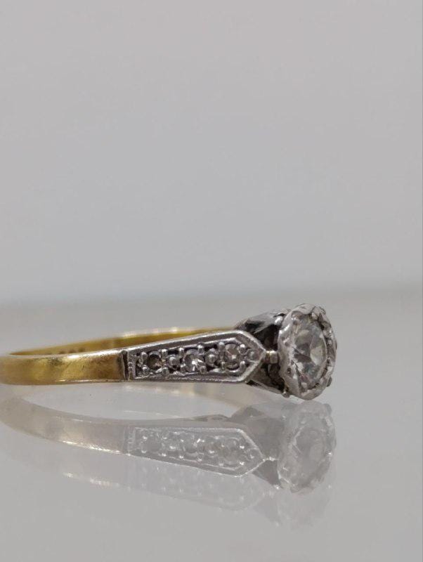 Vintage 18ct Yellow Gold Solitaire Diamond Ring - 1970s, Graduated Shoulder Diamonds, Size M