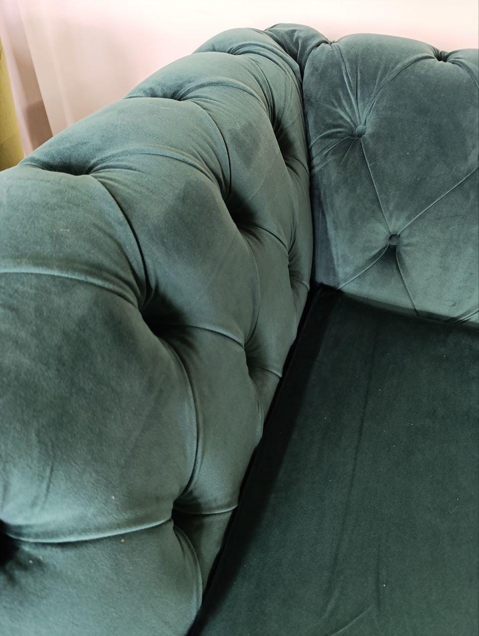 Large Chesterfield Style Cuddle Seat - Plush Green Velvet in Victorian Design