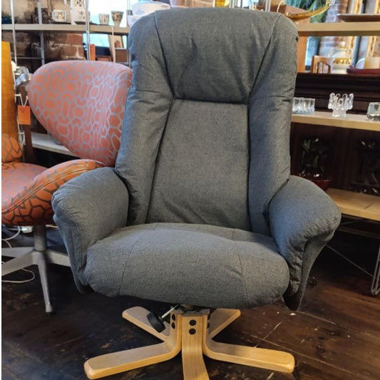 Modern Swivel Lounge Lounge Chair in Mid-Century Inspired Design — Early 2000s