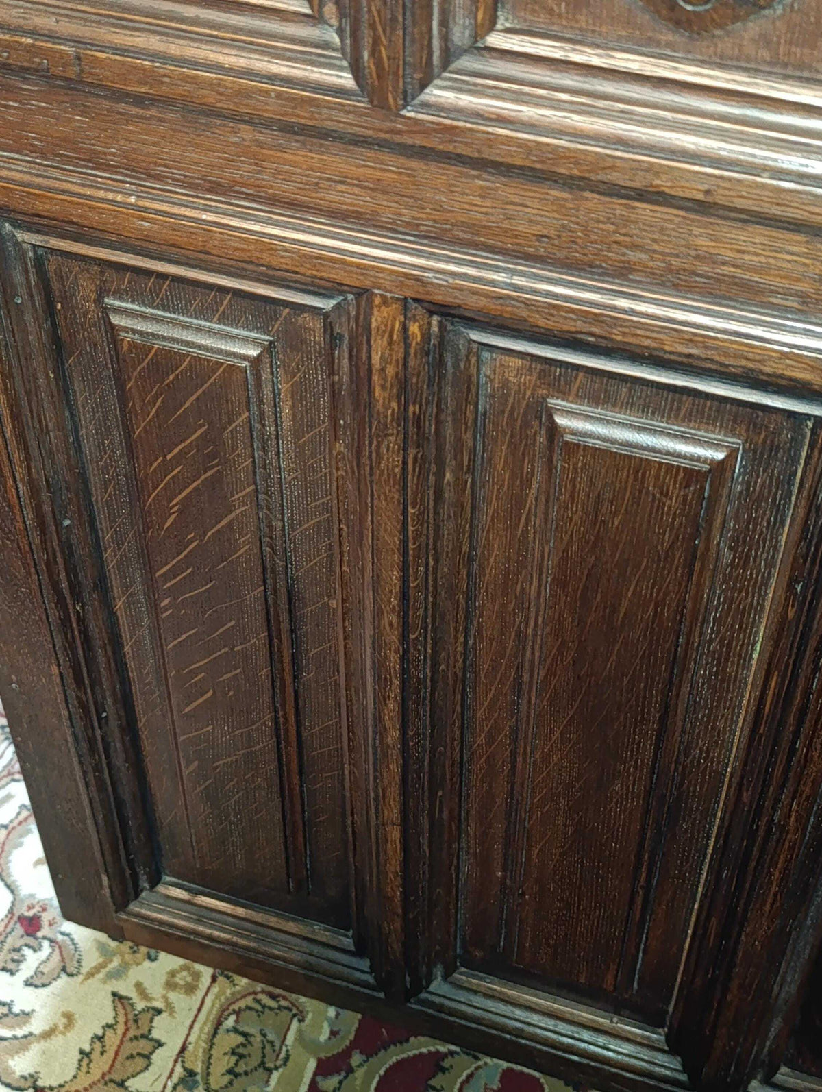 Tudor Revival Oak Coffer with Heraldic Carving — photograph 16
