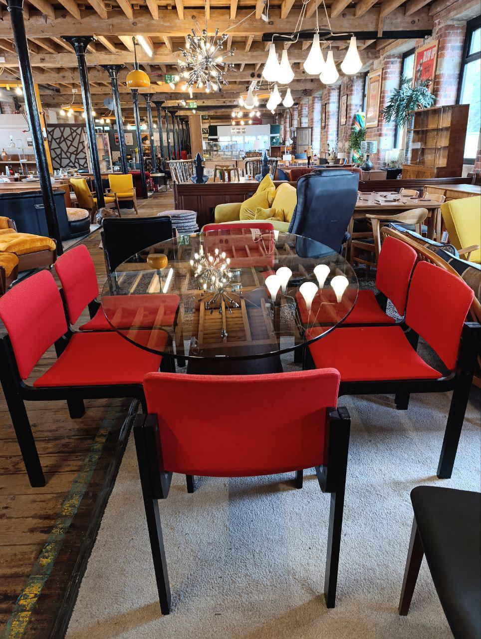 Walnut and Glass Dining Table with Six Fritz Hansen Chairs — photograph 2