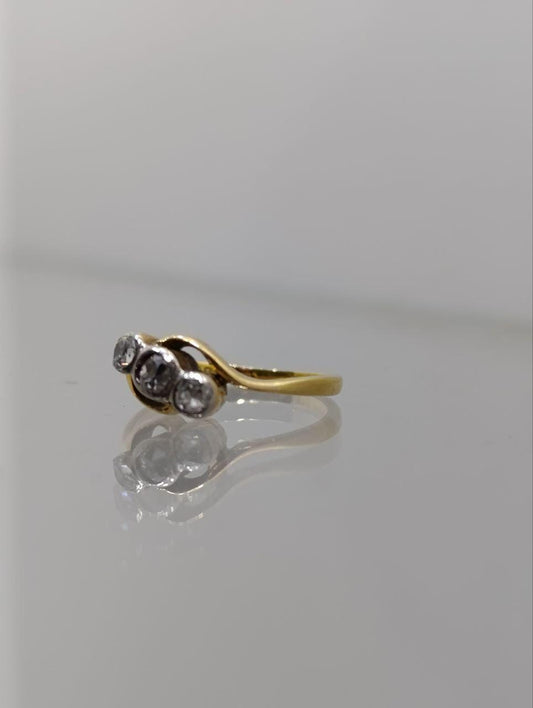 Vintage 18ct Gold Diamond Crossover Ring - Size N