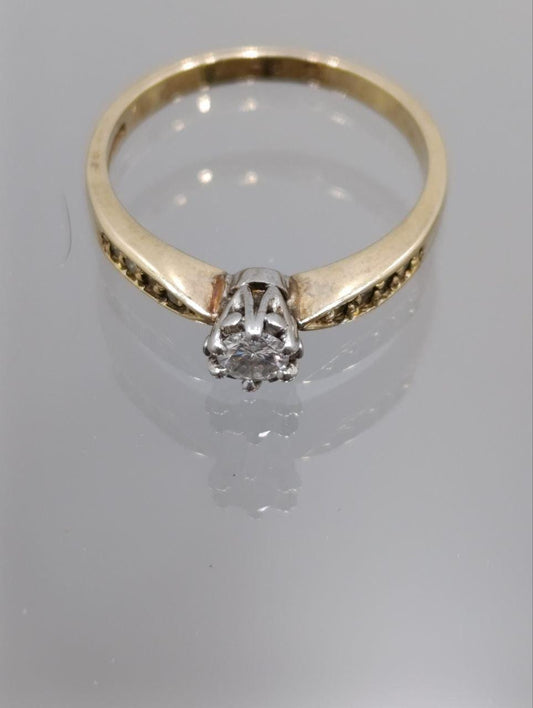 Vintage 9ct Gold Diamond Solitaire Ring with Illusion Setting - Size M 1/2
