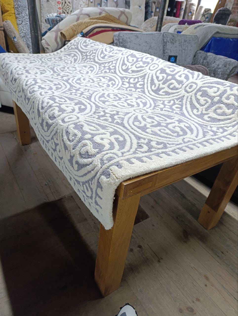 SAFAVIEH Navy Blue/Ivory Moroccan Wool Rug - Hand-Tufted