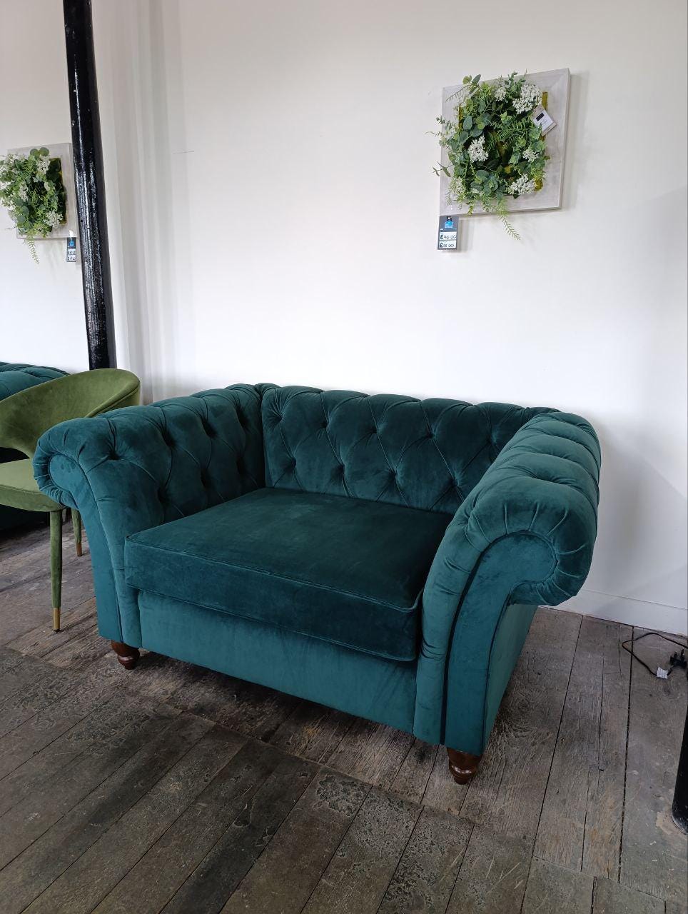 Large Chesterfield Style Cuddle Seat - Plush Green Velvet in Victorian Design