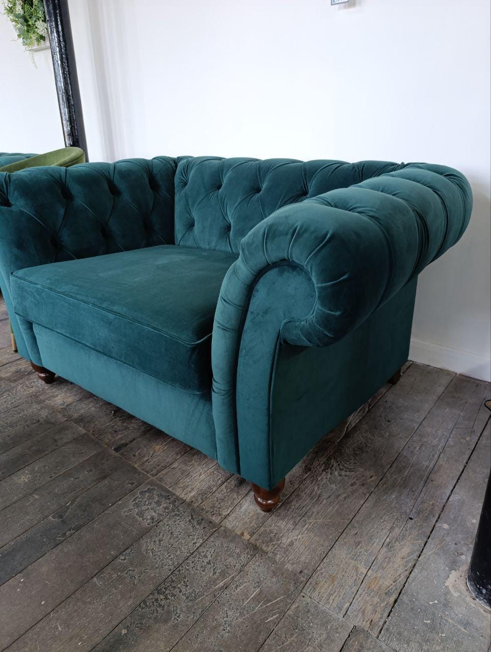 Large Chesterfield Style Cuddle Seat - Plush Green Velvet in Victorian Design