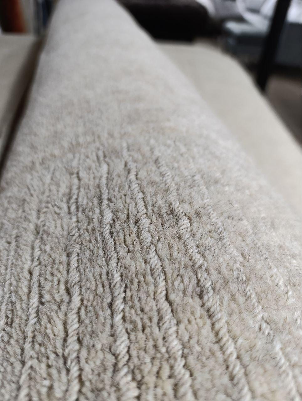 Elegant Wool Border Rug in Grey - Hand Crafted Comfort