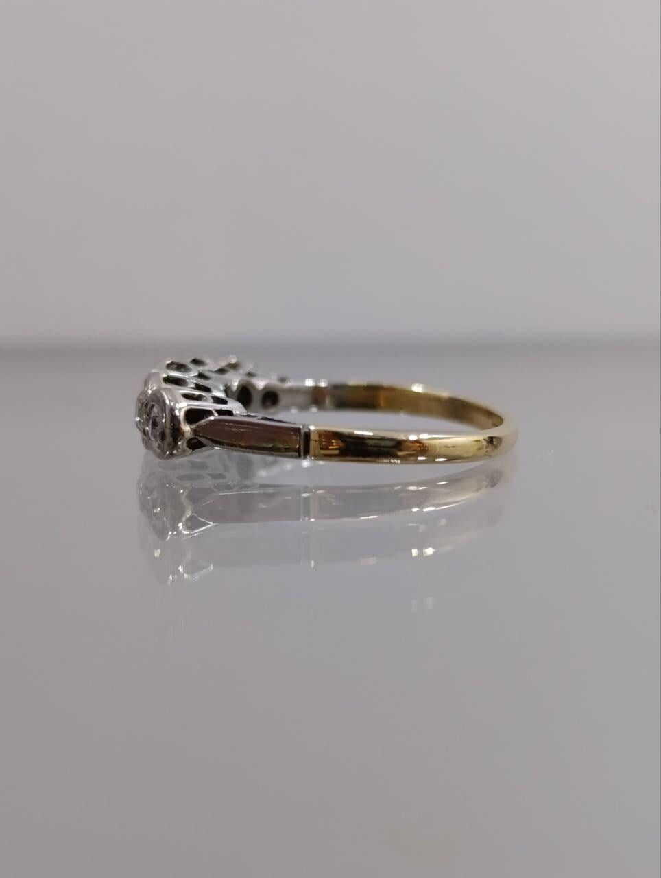 Elegant Gold & Platinum Diamond Trilogy Ring - 0.90ct