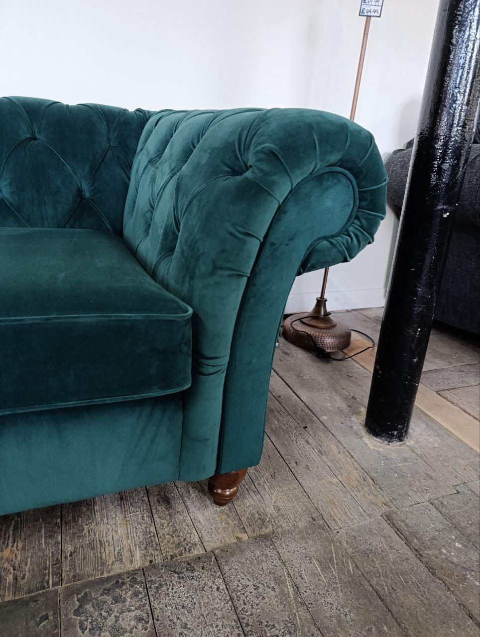 Large Chesterfield Style Cuddle Seat - Plush Green Velvet in Victorian Design