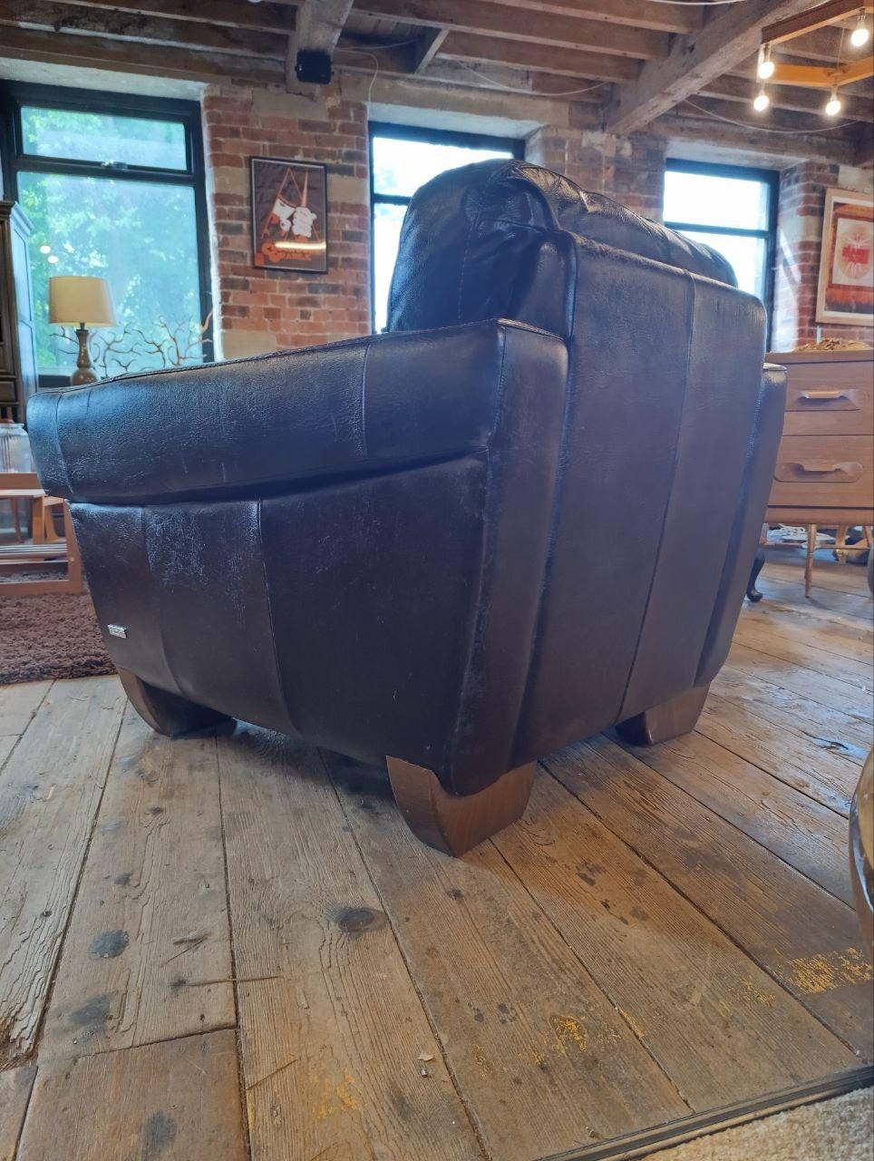 Vintage Stylish Armchair: Brown Leather Italian Design