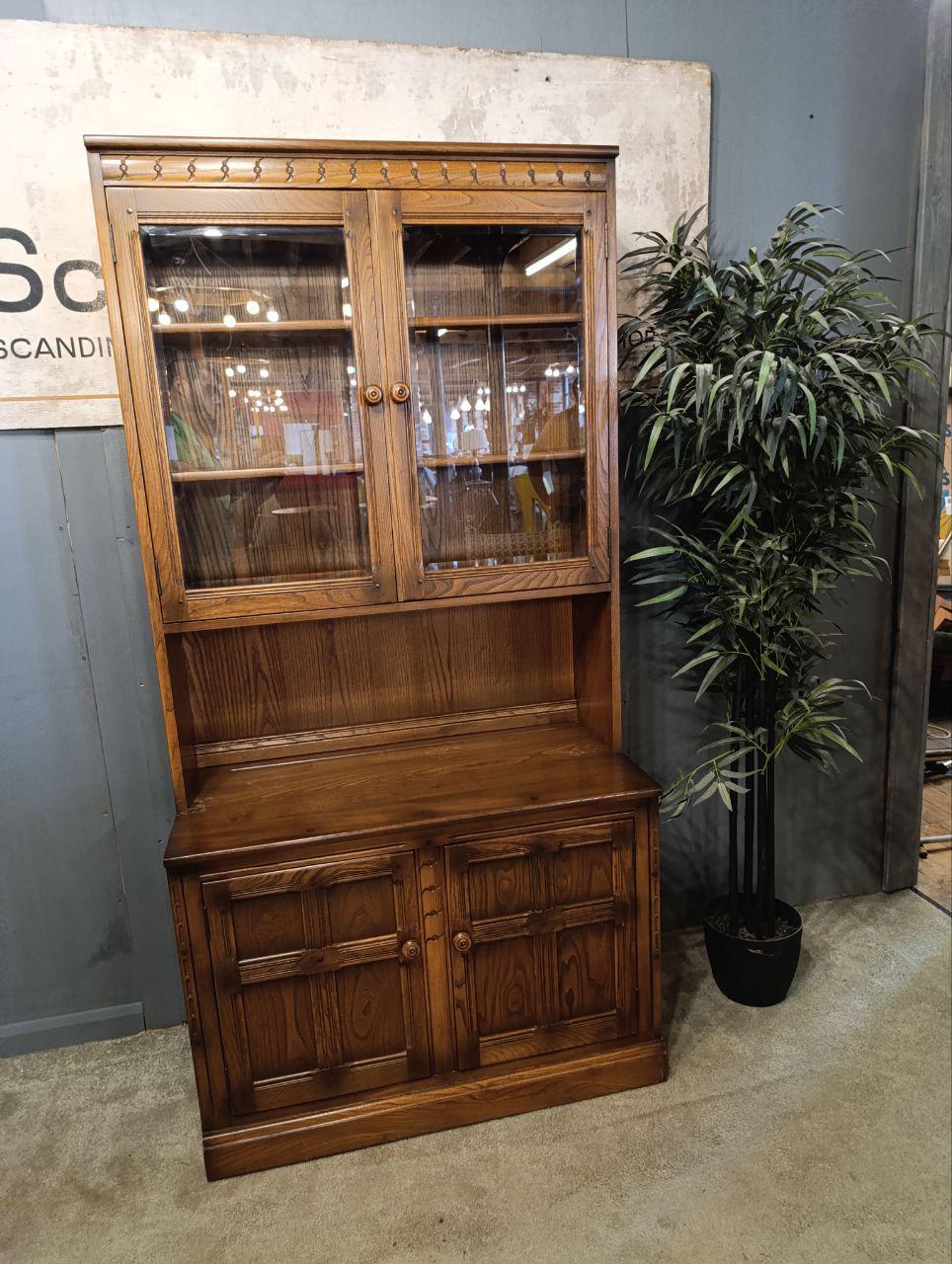 Ercol Mural Display Cabinet in Golden Dawn Finish – Traditional Elegance with Generous Storage