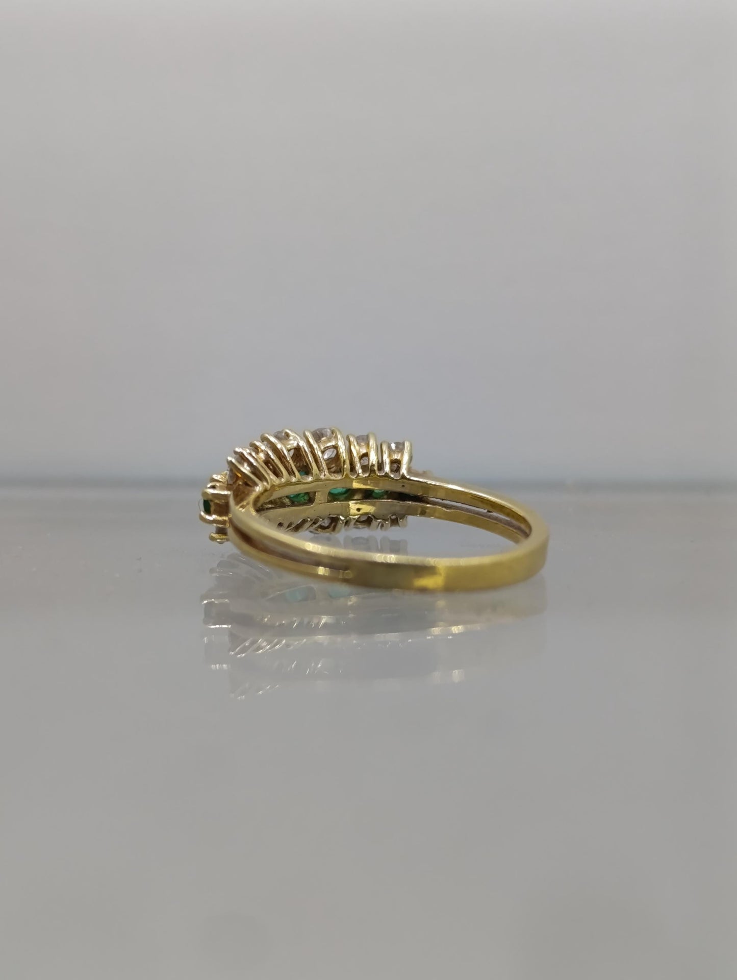 Vintage 18ct Gold Emerald & Diamond Cluster Ring - Sheffield 1972 - Size K 1/2