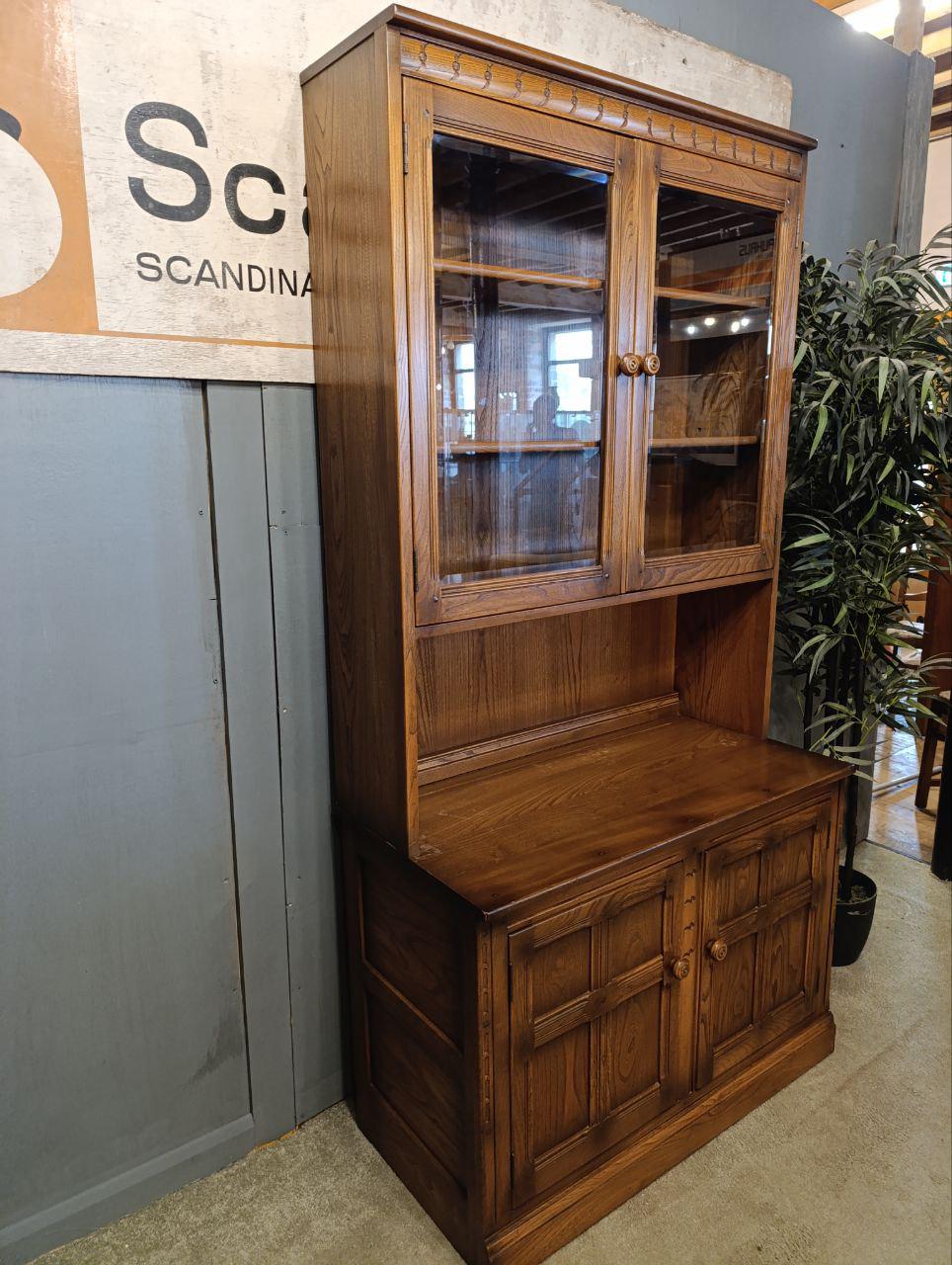 Ercol Mural Display Cabinet in Golden Dawn Finish – Traditional Elegance with Generous Storage