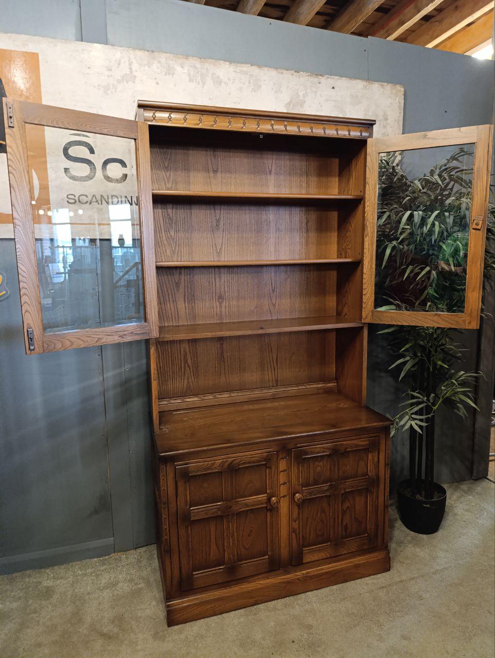 Ercol Mural Display Cabinet in Golden Dawn Finish – Traditional Elegance with Generous Storage