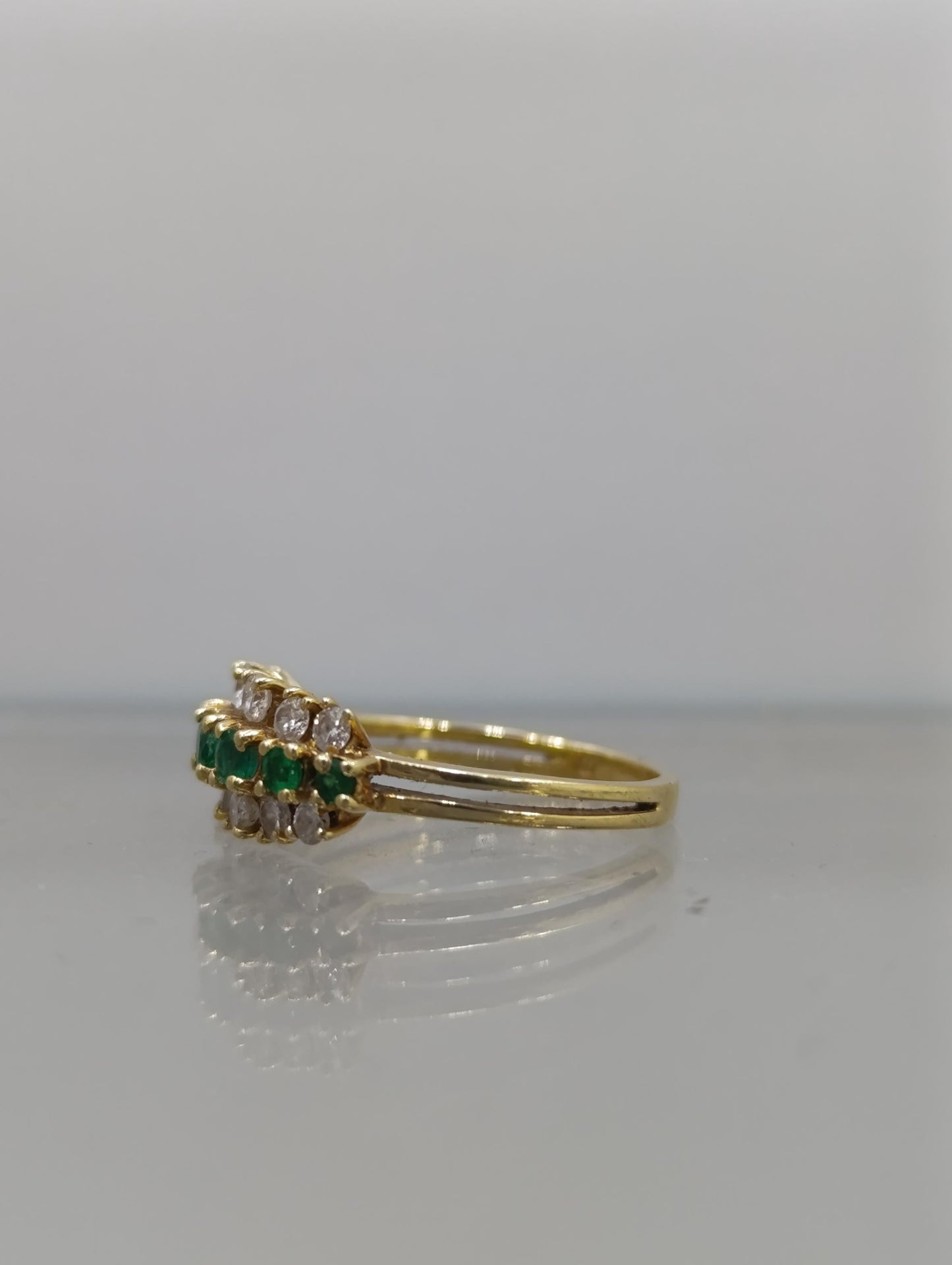 Vintage 18ct Gold Emerald & Diamond Cluster Ring - Sheffield 1972 - Size K 1/2