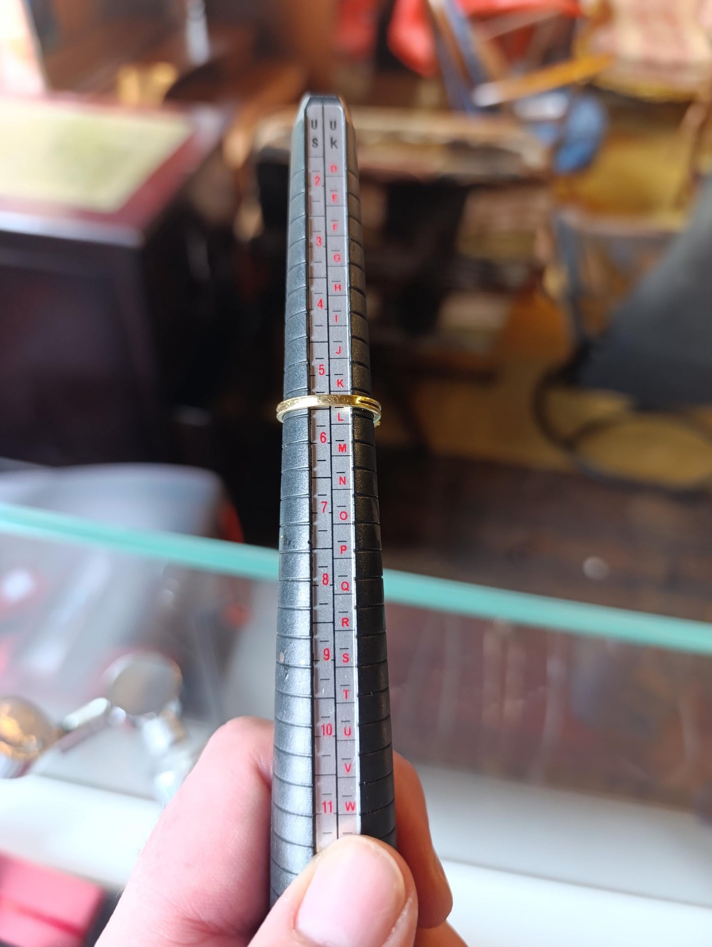 Vintage 18ct Gold Emerald & Diamond Cluster Ring - Sheffield 1972 - Size K 1/2