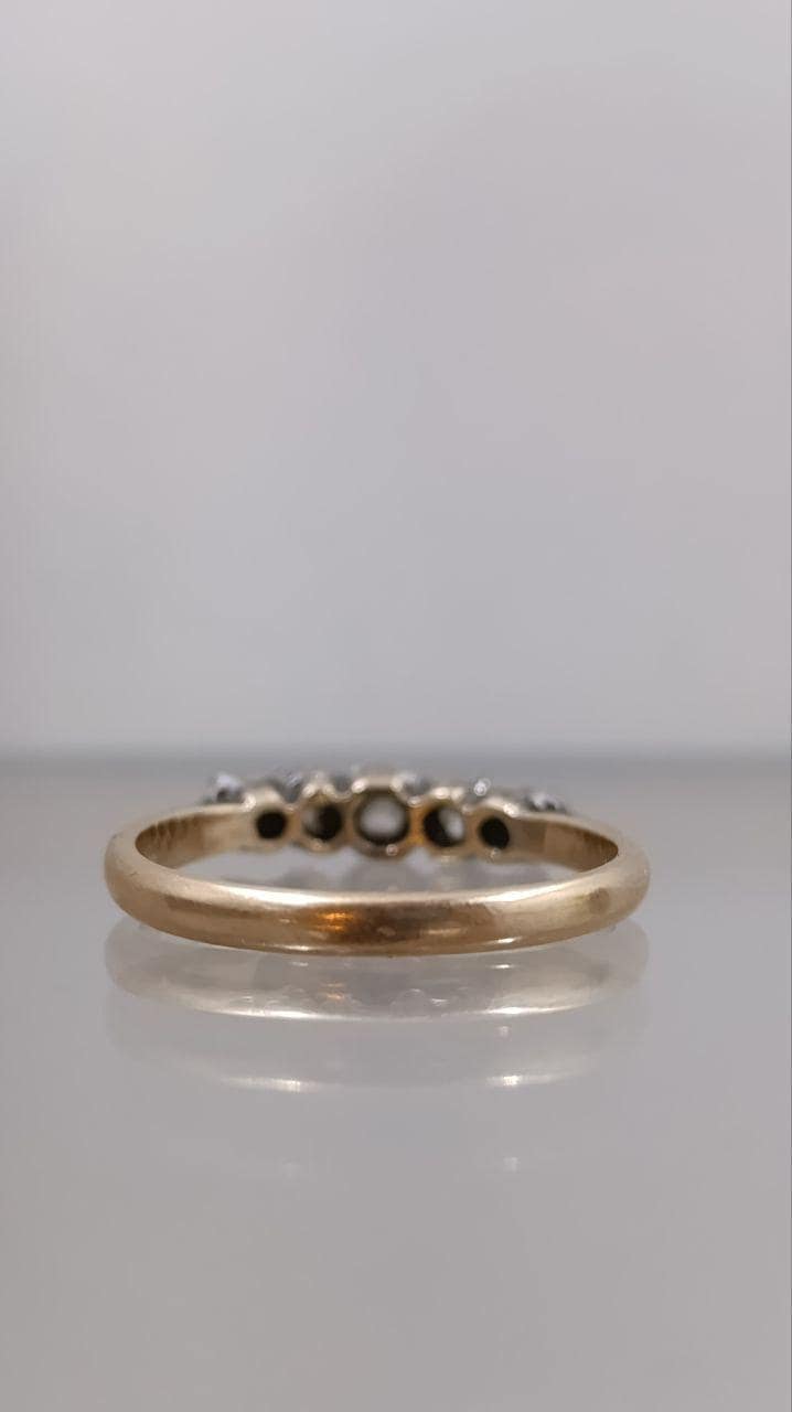 Elegant 18ct Gold & Platinum Five-Stone Diamond Ring - 0.6ct Total