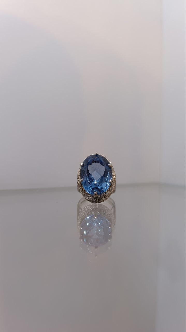 Exceptional 9ct Gold Birmingham 1994 Blue Topaz Ring – Size K – 8.38g