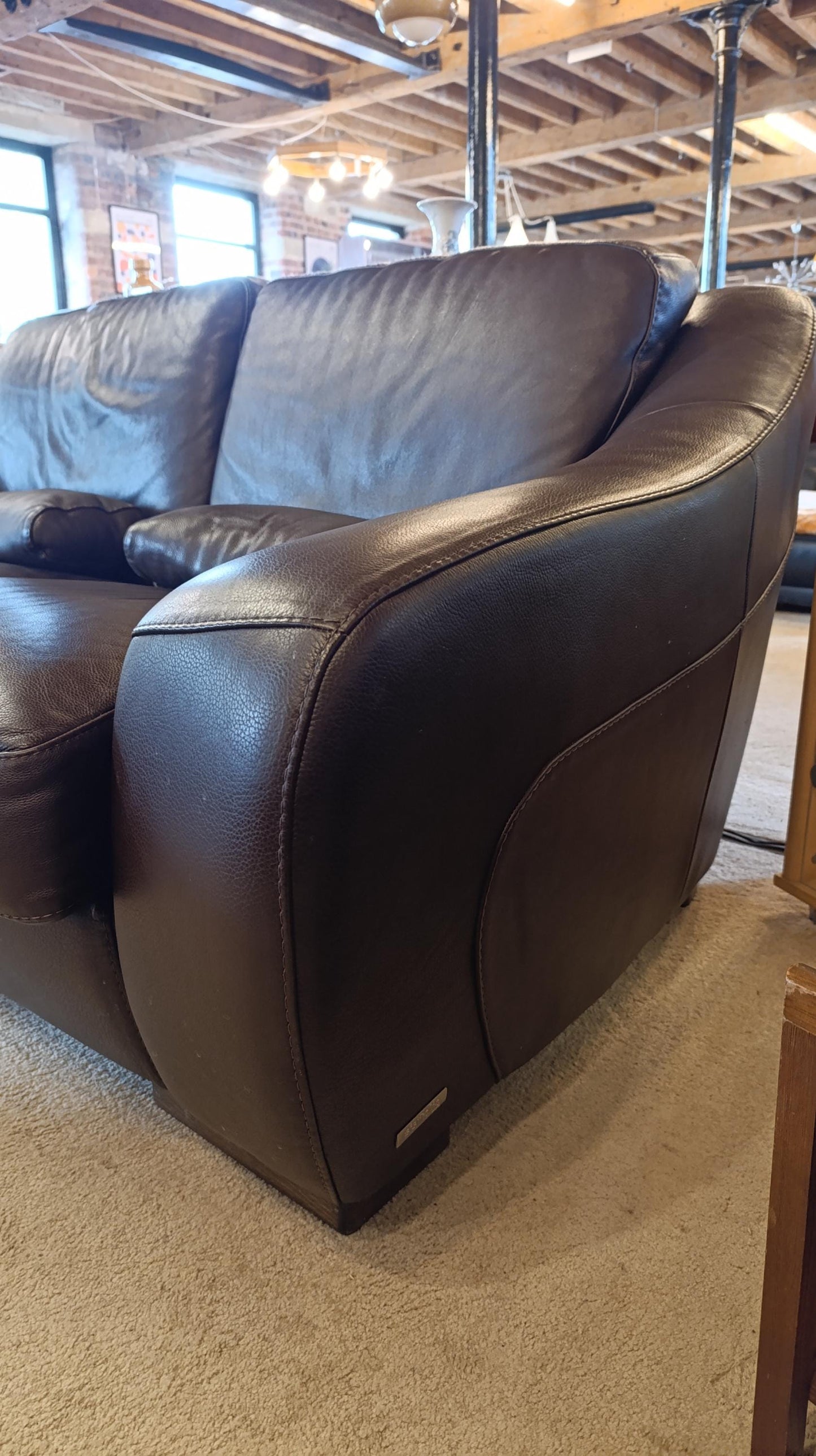 Leather 2-3 Seater Italian Sofa - Stylish 1990s Design