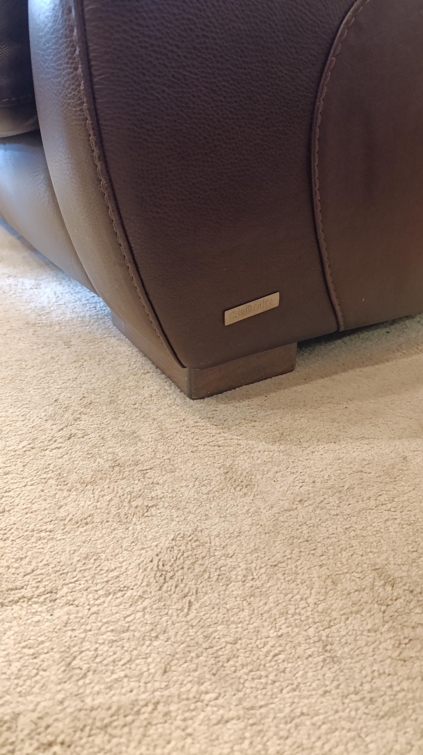 Leather 2-3 Seater Italian Sofa - Stylish 1990s Design