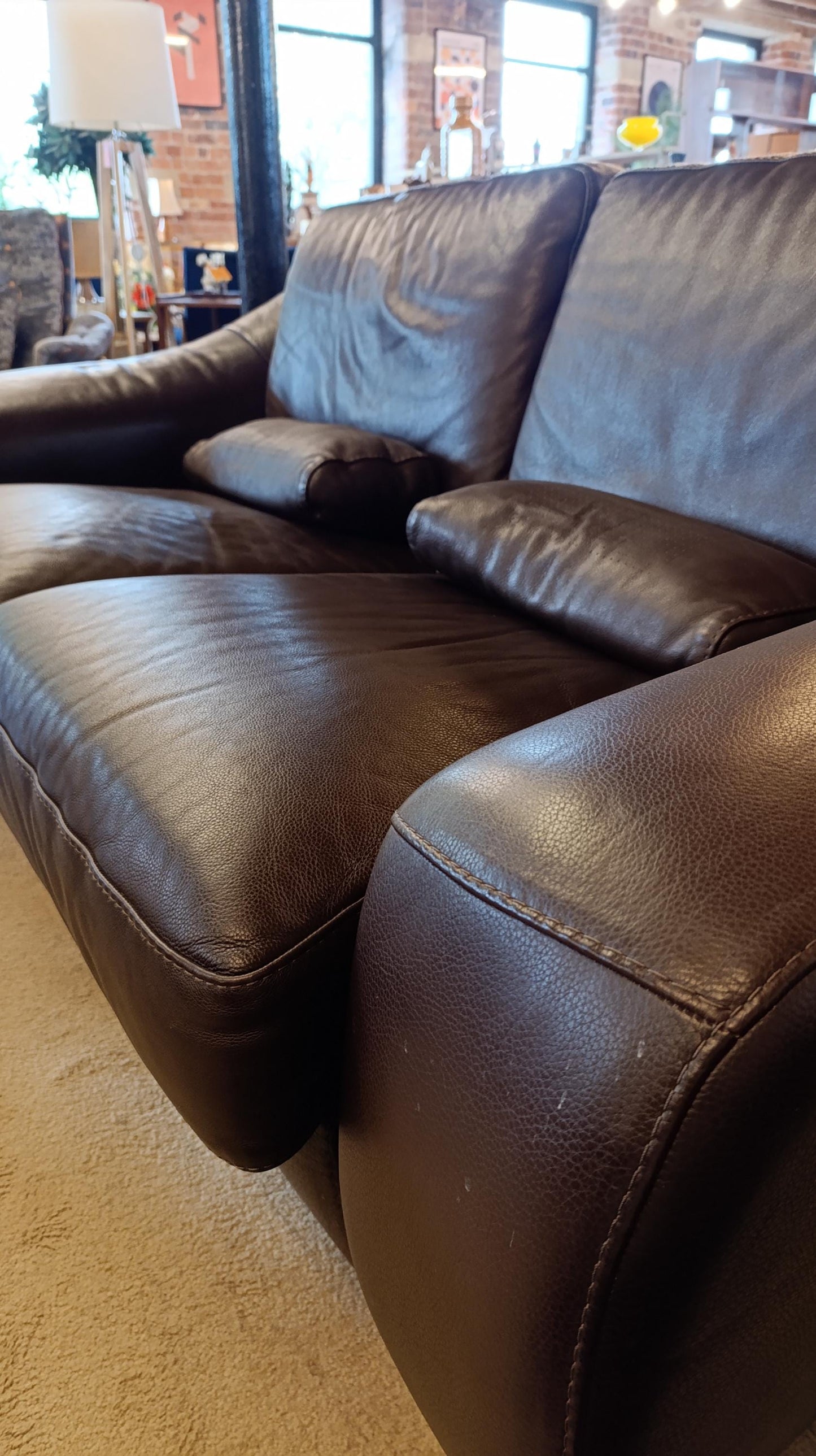 Leather 2-3 Seater Italian Sofa - Stylish 1990s Design