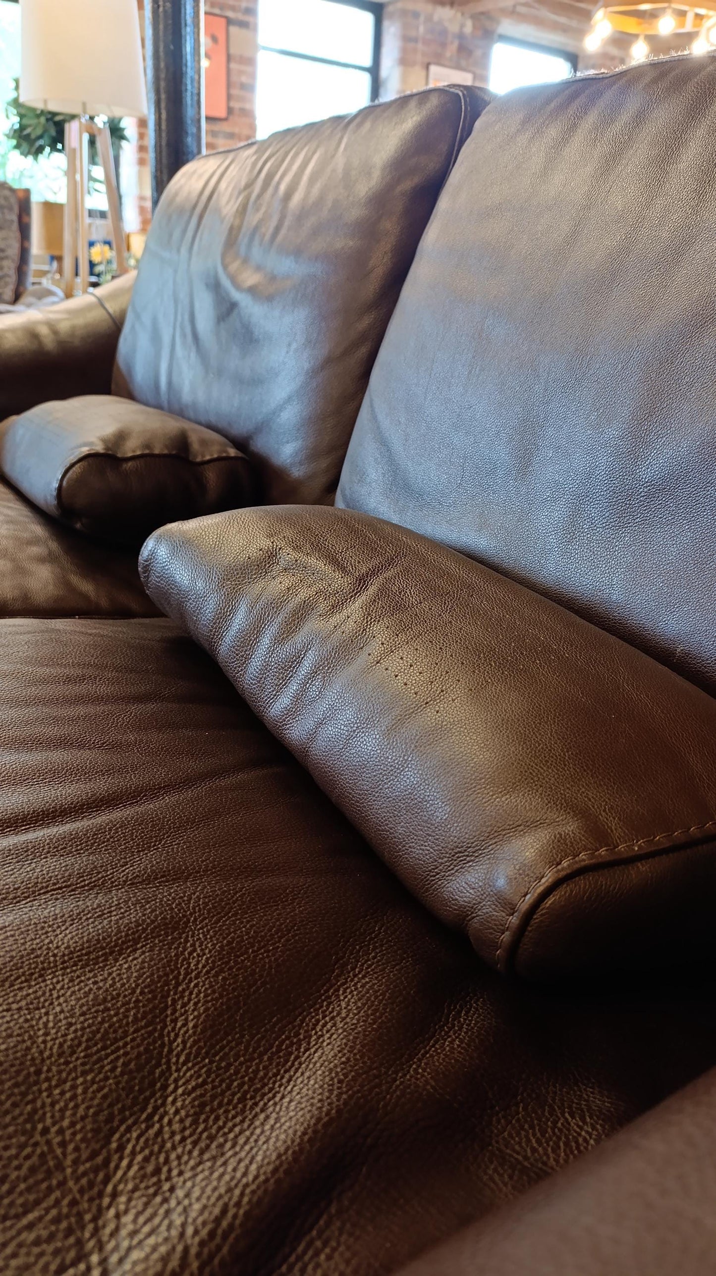 Leather 2-3 Seater Italian Sofa - Stylish 1990s Design