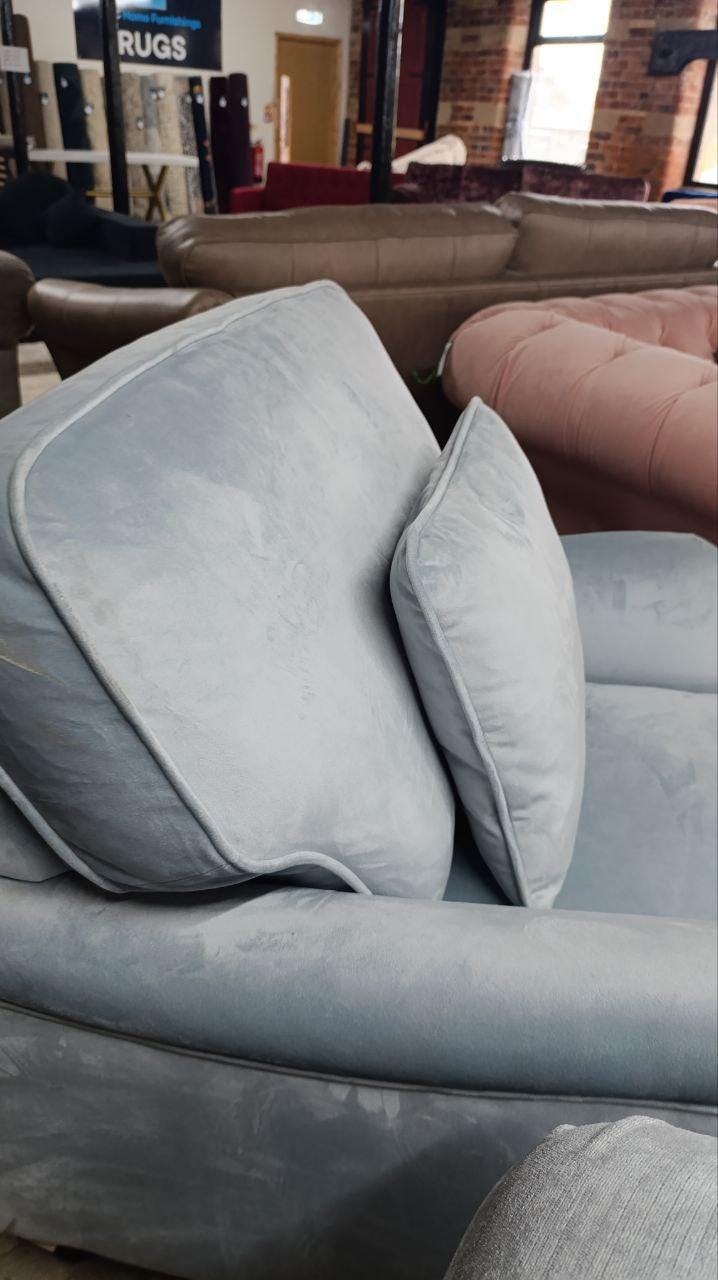 Victorian-Inspired Deep Seat Armchair - Luxurious Blue Velvet Fabric Upholstery