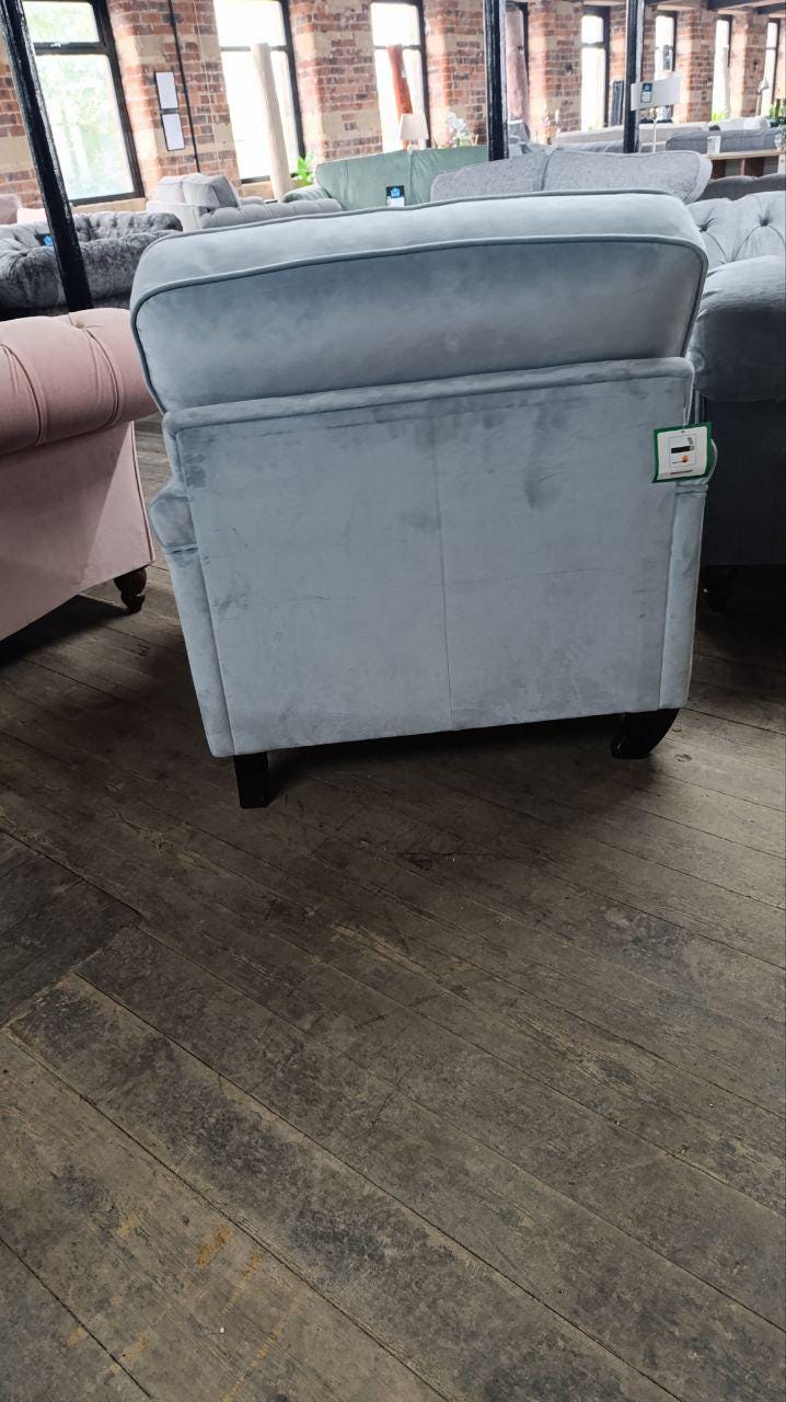 Victorian-Inspired Deep Seat Armchair - Luxurious Blue Velvet Fabric Upholstery