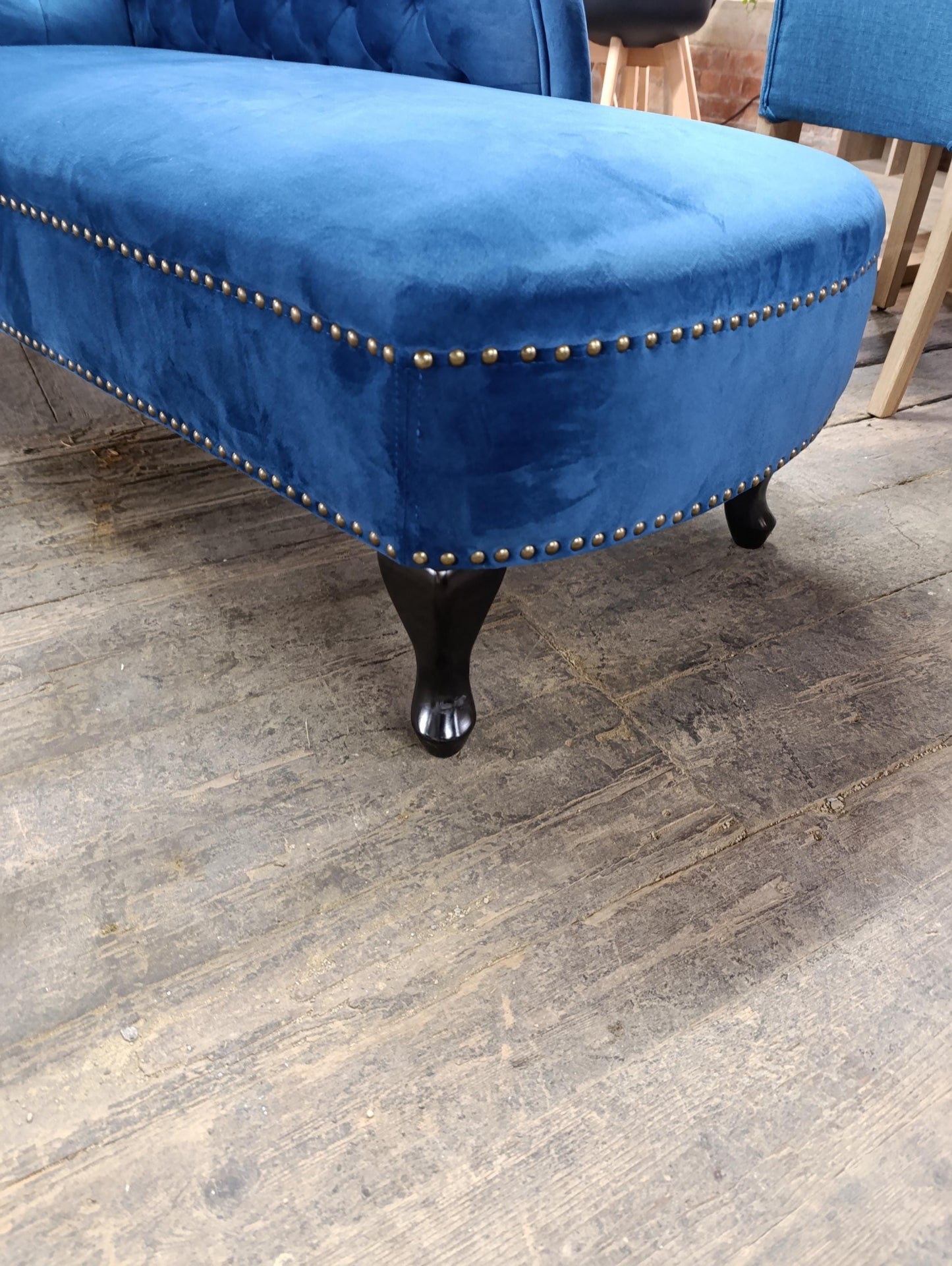 Blue Velvet Chesterfield-Style Chaise Longue | British Made