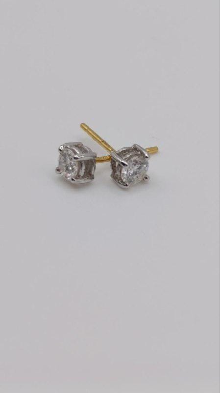 18ct White & Yellow Gold Diamond Stud Earrings – 0.40ct Total