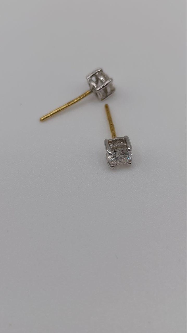 18ct White & Yellow Gold Diamond Stud Earrings – 0.40ct Total
