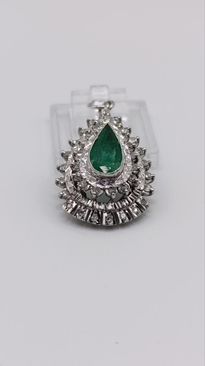 Gold, Emerald & Diamond Teardrop Pendant – 20th Century with Insurance Valuation