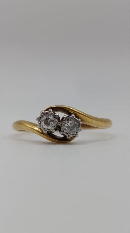 18ct Gold & Platinum “Toi et Moi” Diamond Crossover Ring – Edwardian to Early Art Deco