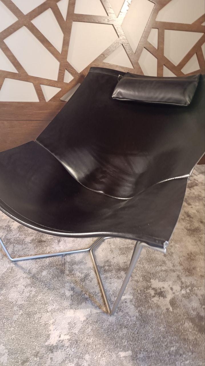 Vintage “Semana” Lounge Chair in Black Leather by David Weeks for Habitat UK (1990)