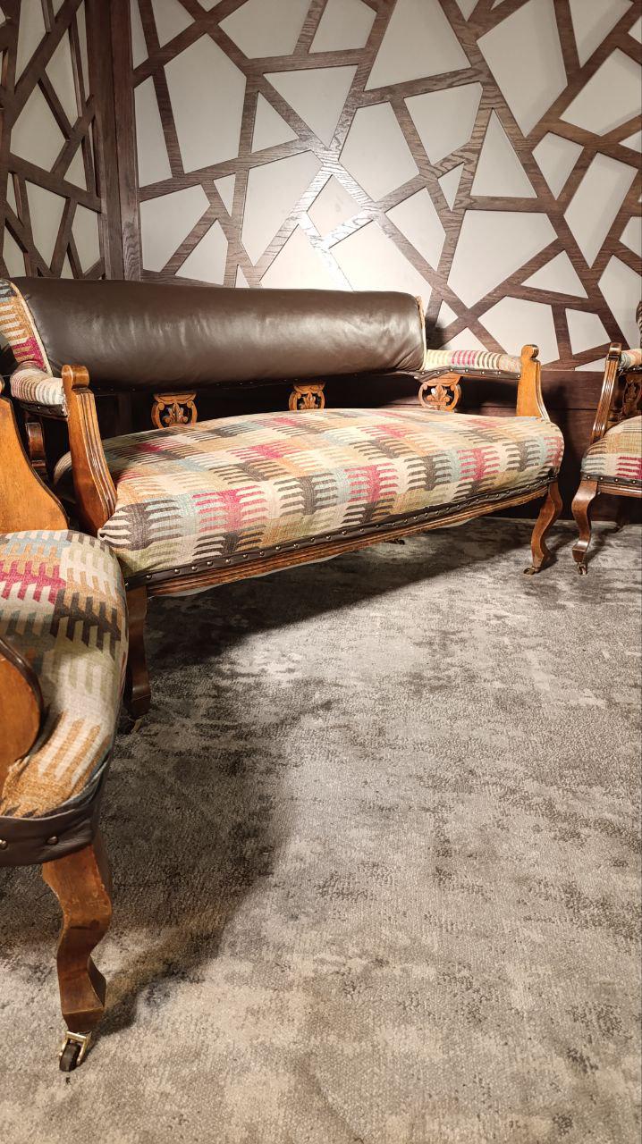 Victorian Drawing Room Suite – Settee & Two Armchairs (c.1880–1900)