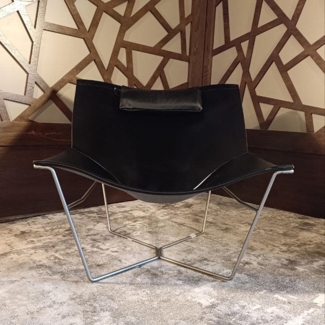 Vintage “Semana” Lounge Chair in Black Leather by David Weeks for Habitat UK (1990)