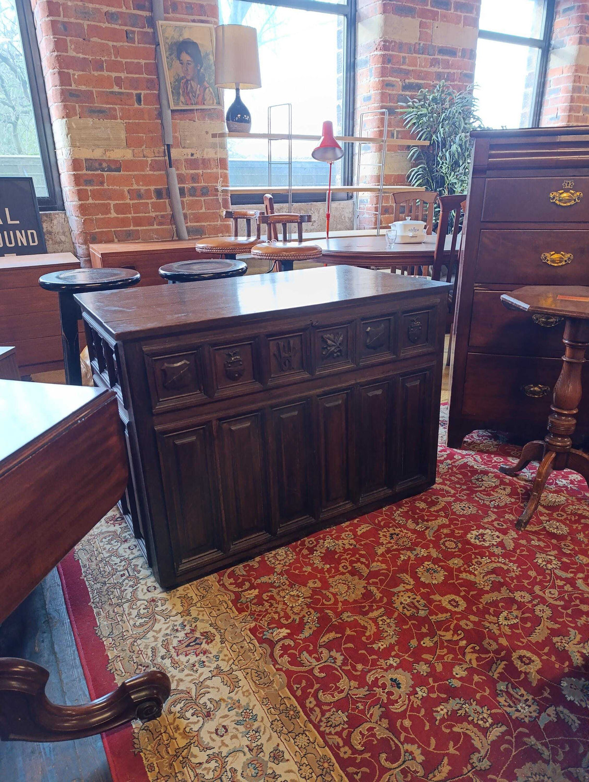Tudor Revival Oak Coffer with Heraldic Carving — photograph 3