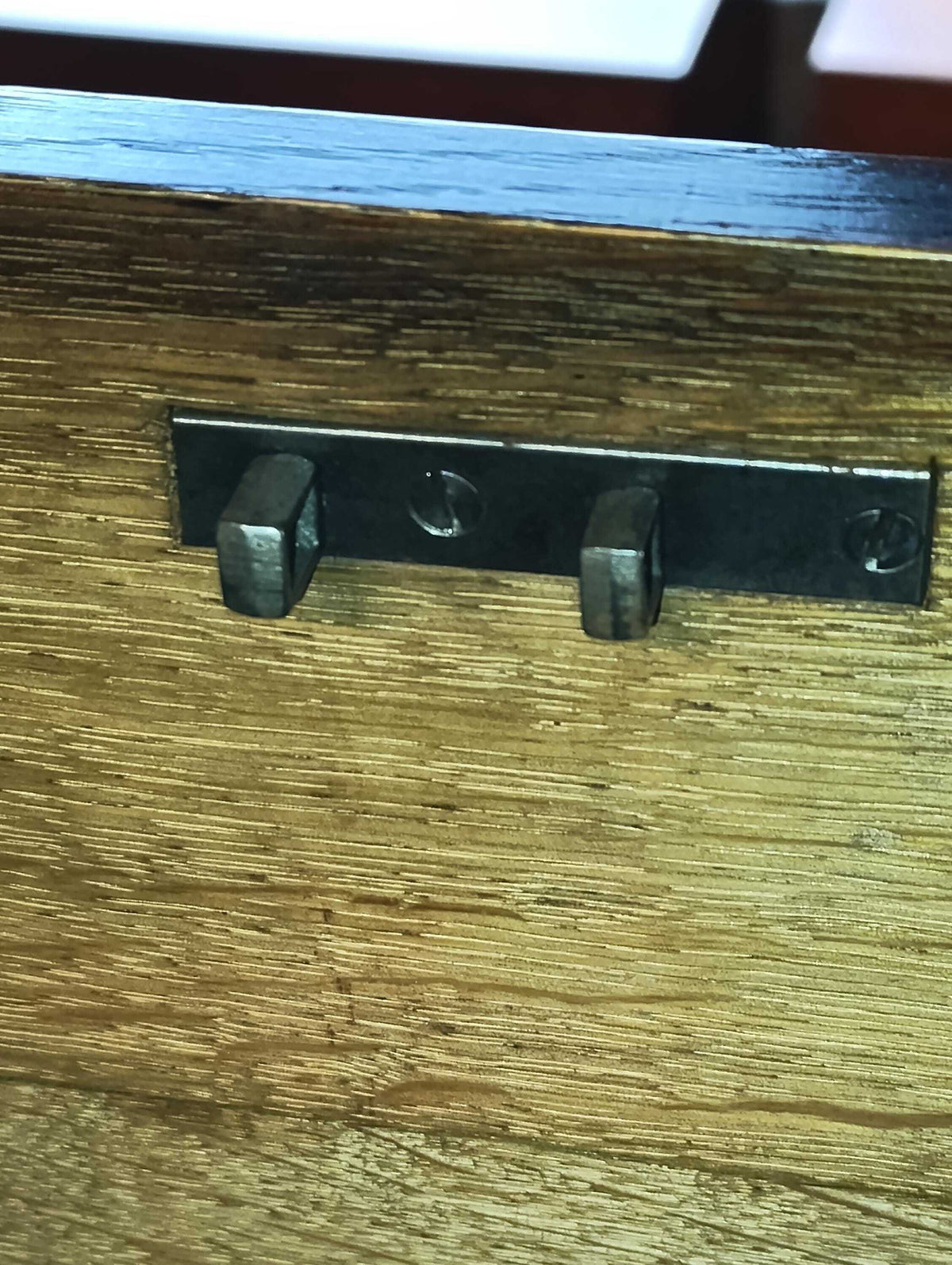 Tudor Revival Oak Coffer with Heraldic Carving — photograph 10
