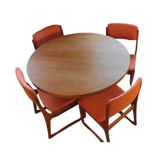 Vintage Danish Skovby Møbelfabrik Teak Dining Table with Extensions & Four Chairs - 1970s Design Classic.